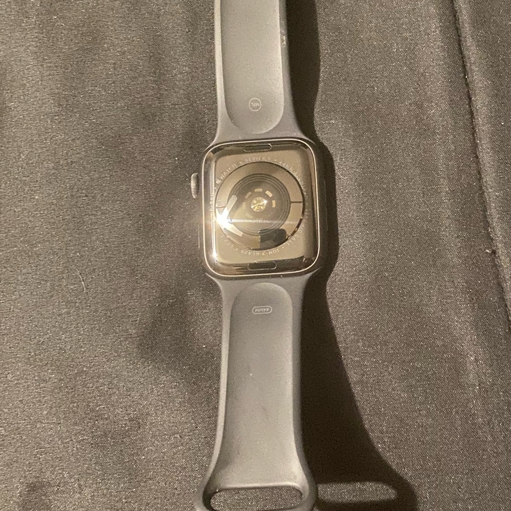 Apple Watch ! - Picture 2 of 4